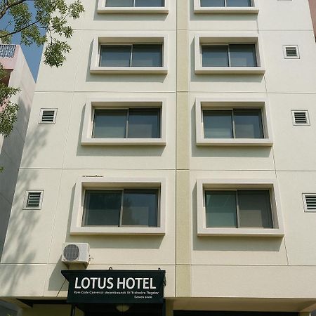 Lotus Korean Hotel バンガロール エクステリア 写真